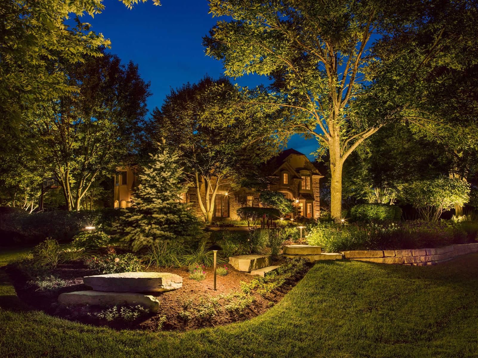 Amanda's Lawn Service | Landscaping Experts In St. Charles